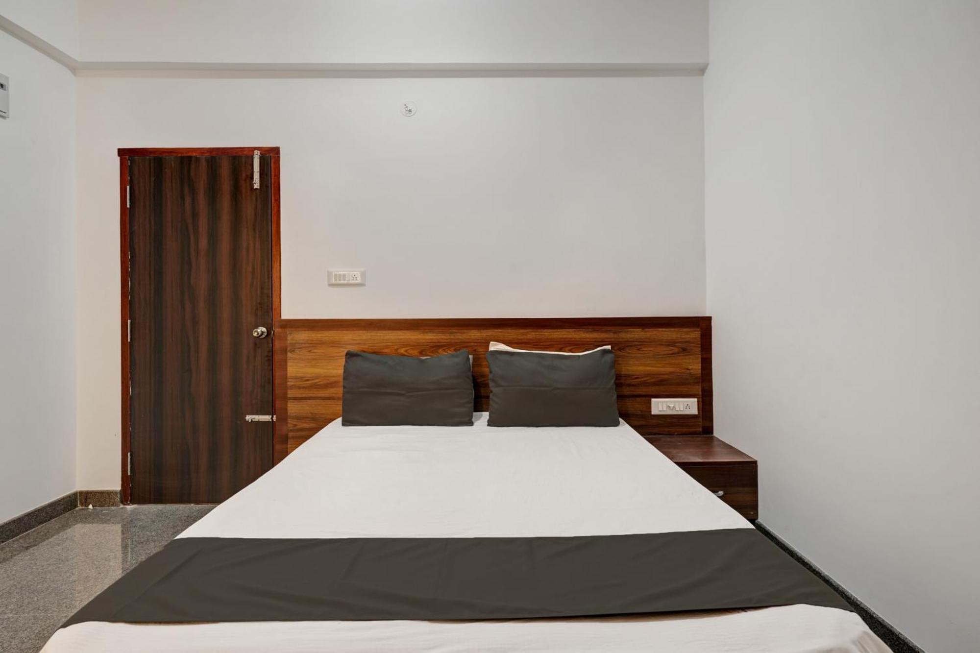Oyo Hotel Bungalow Inn Lodging & Boarding Bangalore Eksteriør bilde