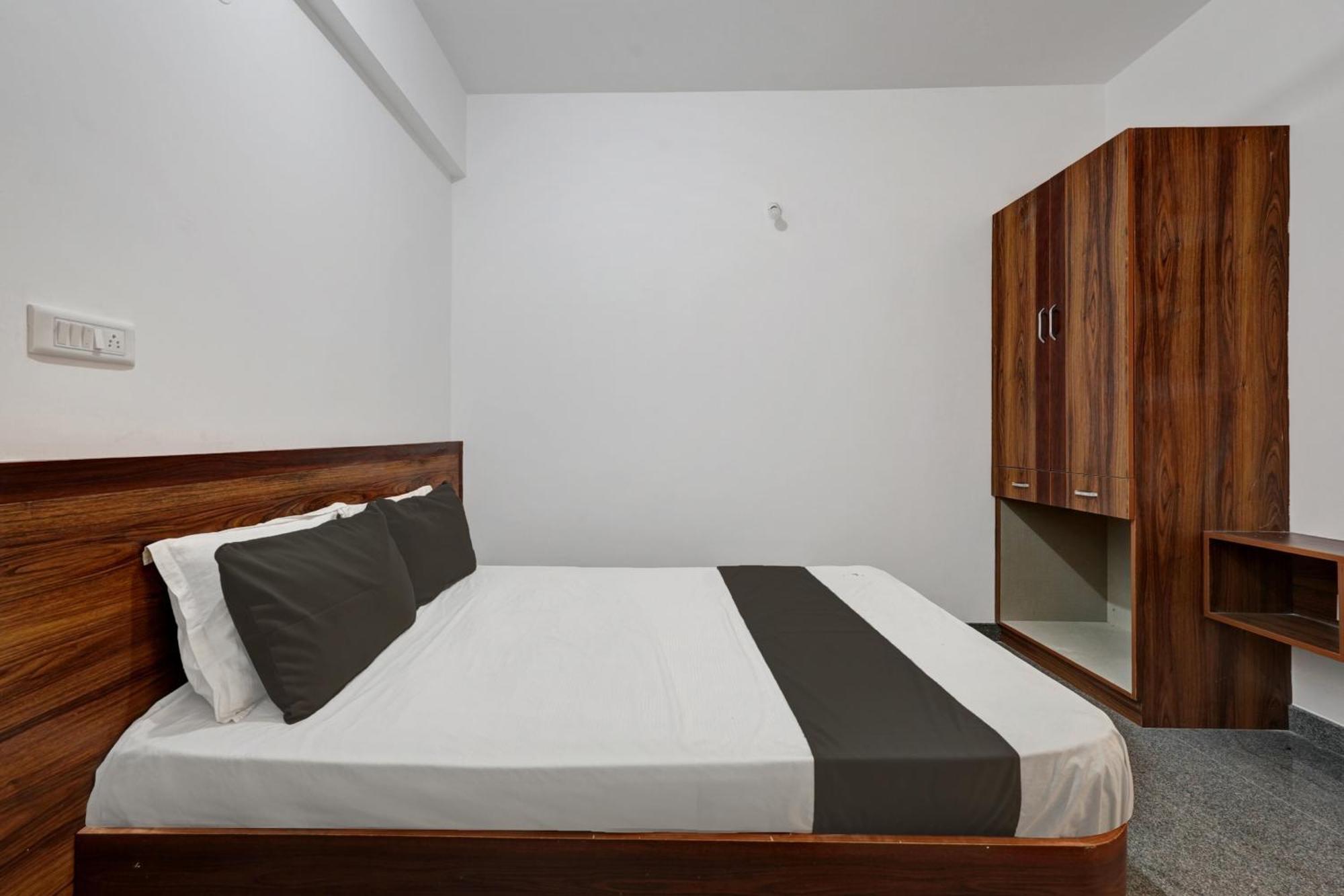 Oyo Hotel Bungalow Inn Lodging & Boarding Bangalore Eksteriør bilde